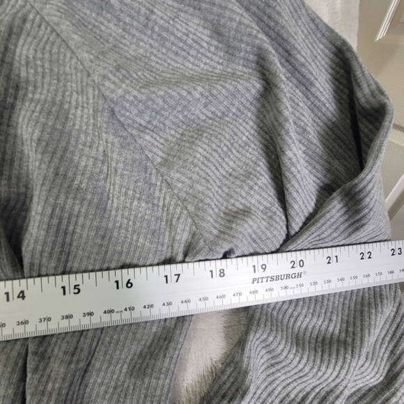 Chaser Pink & Grey V-Neck Thermal Waffle Knit Oversized Hoodie - Picture 6 of 7